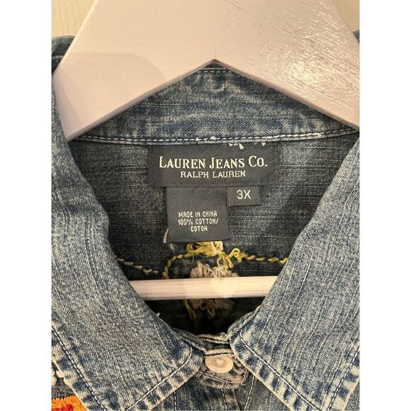 Lauren Jeans Co. Denim Floral Embroidered Button Down Shirt in vintage Wash sz 3 - Picture 4 of 10